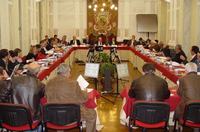 Imagem panor�mica do plen�rio, reunido a 31 de Outubro de 2008, no fundo da sala a Mesa da AME.