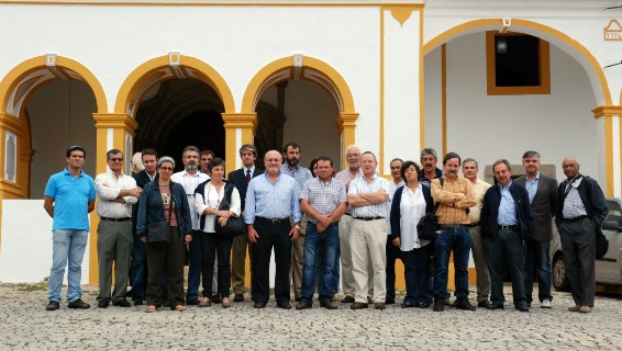 Foto de grupo, representada pelos Srs. Presidentes da AME, CME e Junta de Freguesia da Boa-F�, bem como alguns Membros da AME e Junta de Freguesia, na visita � Freguesia de N�.Sra. da Boa-F�.