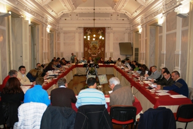 Imagem panor&acirc;mica do plen�rio, reunido a 22 de fevereiro de 2013, ao fundo a mesa da AME.