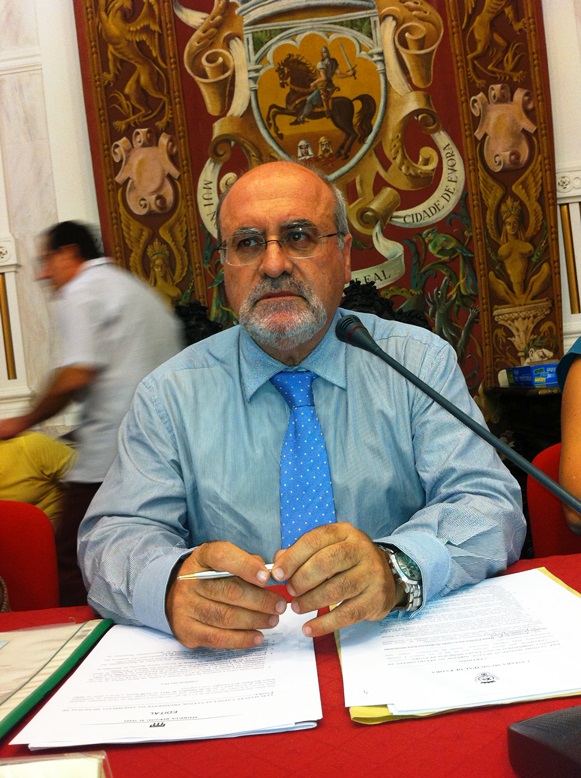 Em destaque o Sr. Presidente da Mesa na sessão de 13 de setembro de 2013.
