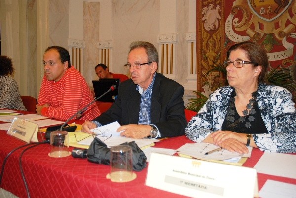 Imagem da Mesa da AME, reunida a 26 de setembro de 2014.