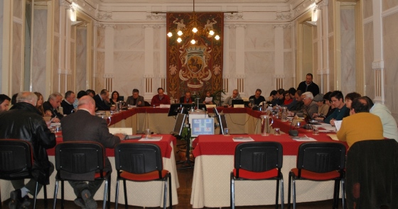 Imagem da Mesa da AME, reunida a 27 de fevereiro de 2015.
