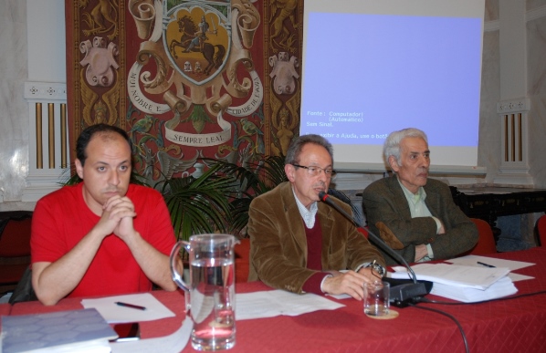 Imagem da Mesa da AME, reunida a 30 de abril de 2015.