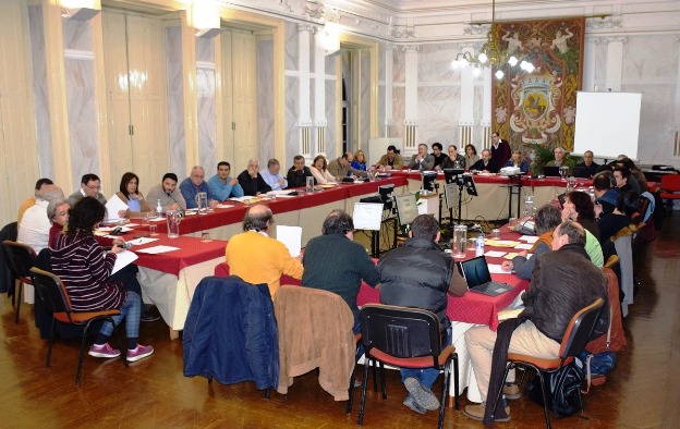 Imagem panorâmica do plenário, reunido a 17 de fevereiro de 2017, ao fundo a mesa da AME.