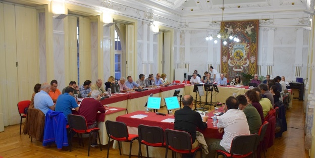 Imagem panorâmica do plenário, reunido a 30 de junho de 2017, ao fundo a mesa da AME.