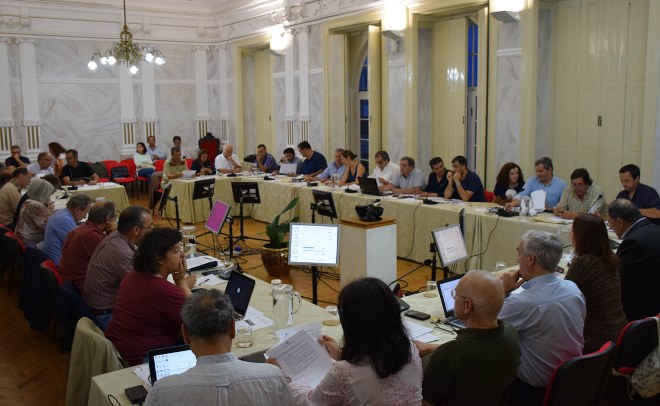 Imagem panor&acirc;mica do plen&aacute;rio, reunido a 21 de junho de 2018, ao fundo o p&uactute;blico que assistiu &agrave; sess&atilde;o da AME.